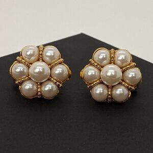 ERWIN PEARL Vintage Cluster Faux Pearl Clip-On Earrings (Unsigned)